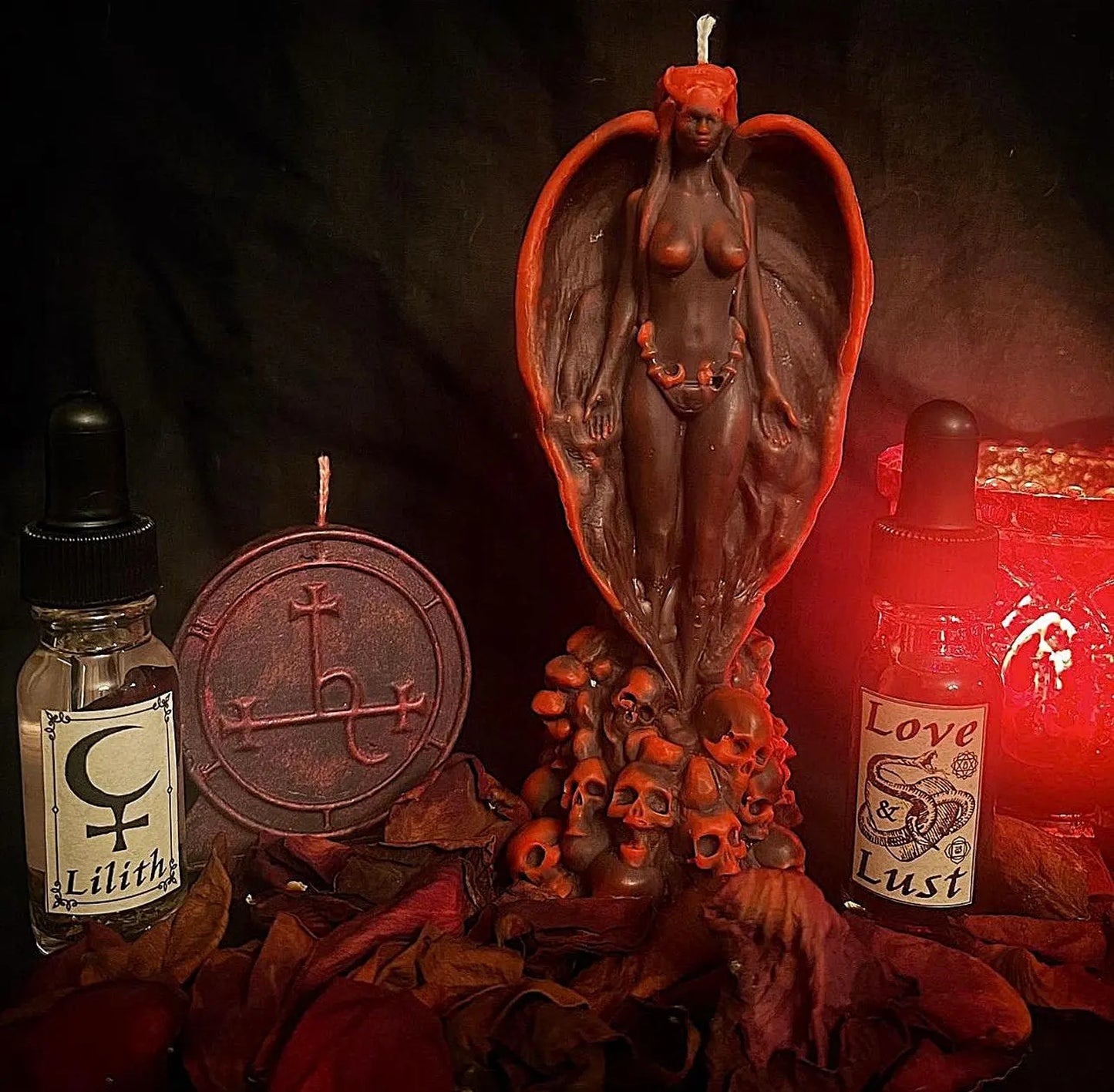 Lilith Sculpted Candle